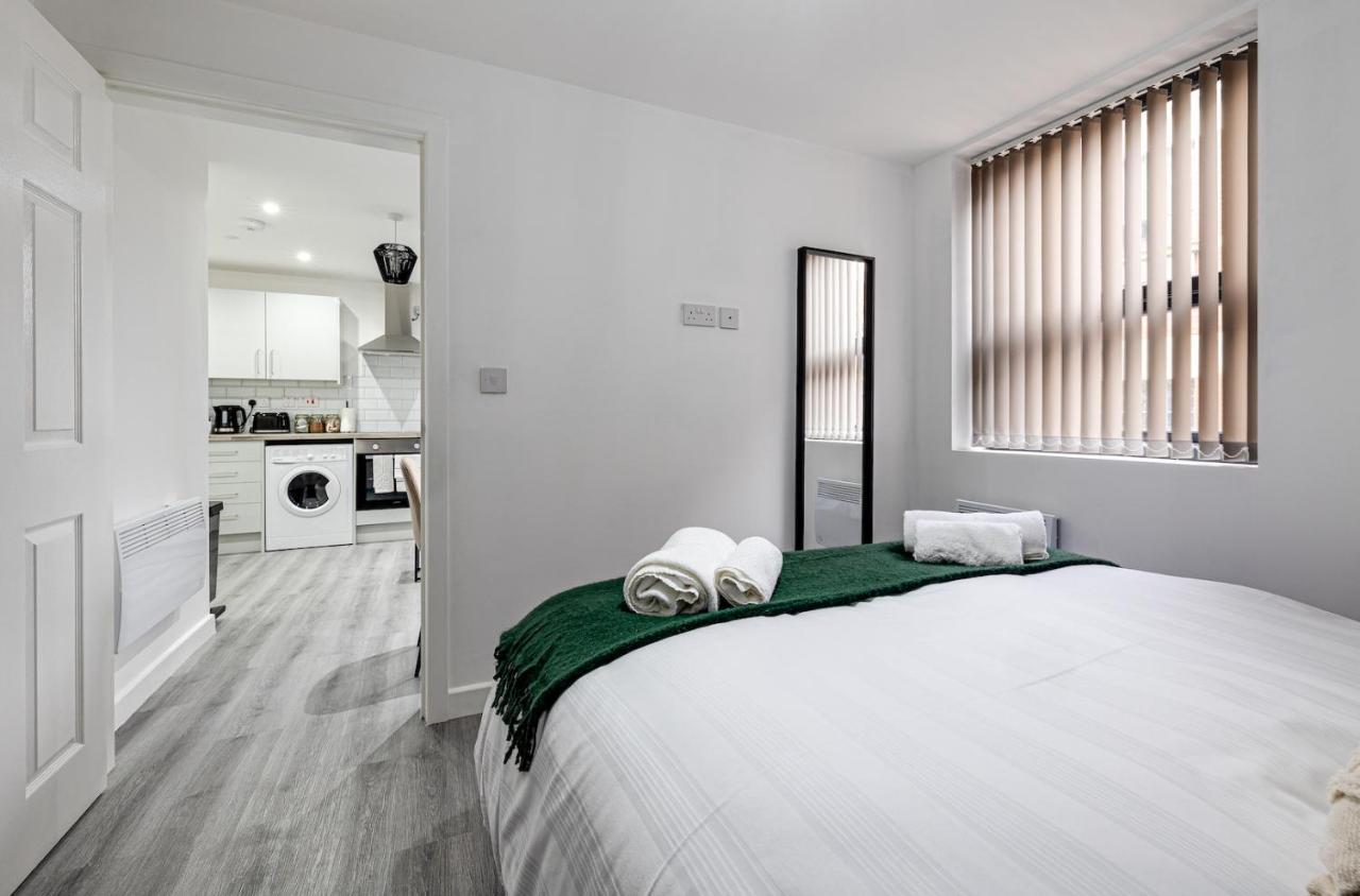 Cosy Modern Apt In Heart Of Stockport - Sleeps 4 Apartment ภายนอก รูปภาพ