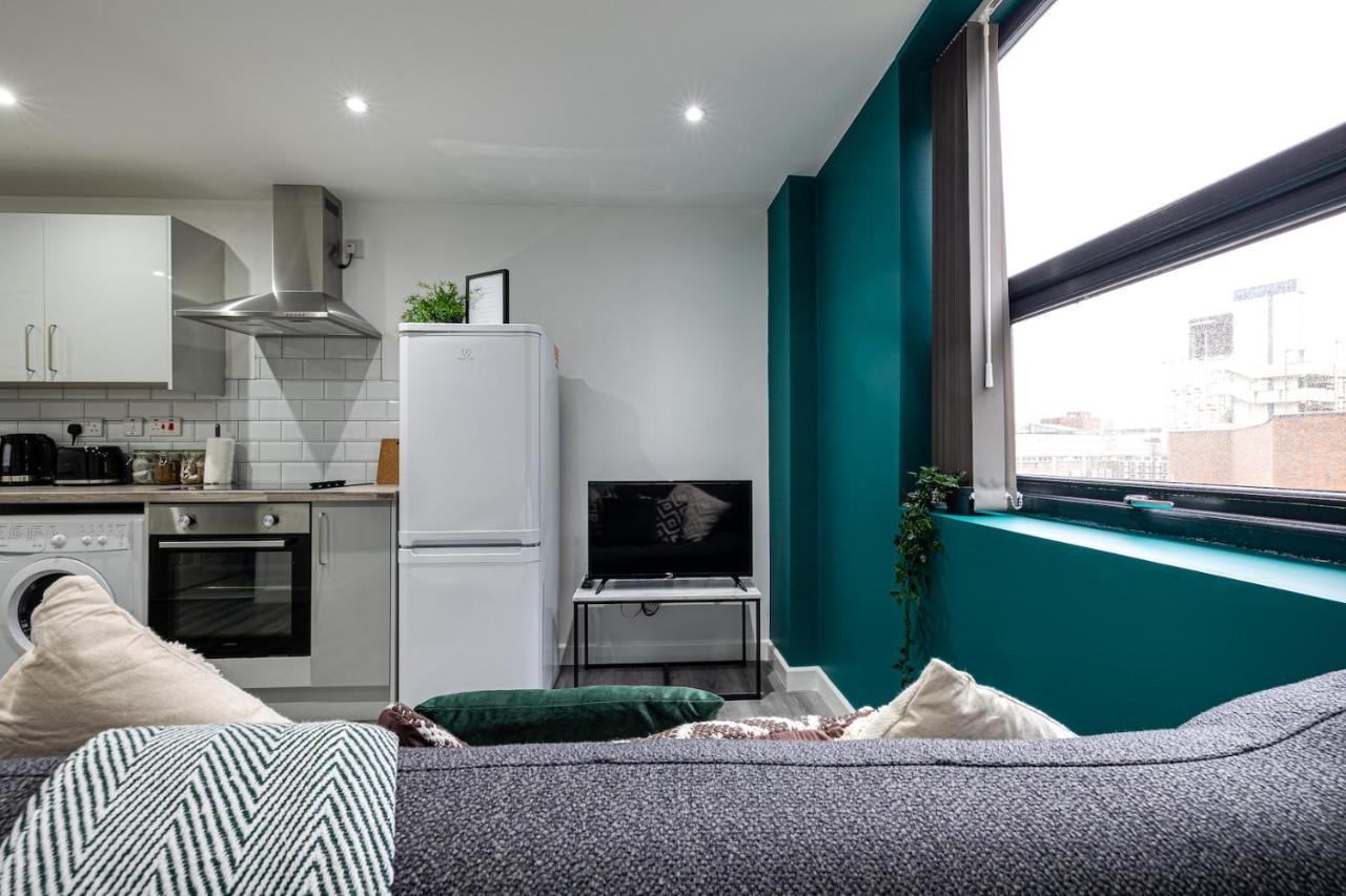 Cosy Modern Apt In Heart Of Stockport - Sleeps 4 Apartment ภายนอก รูปภาพ