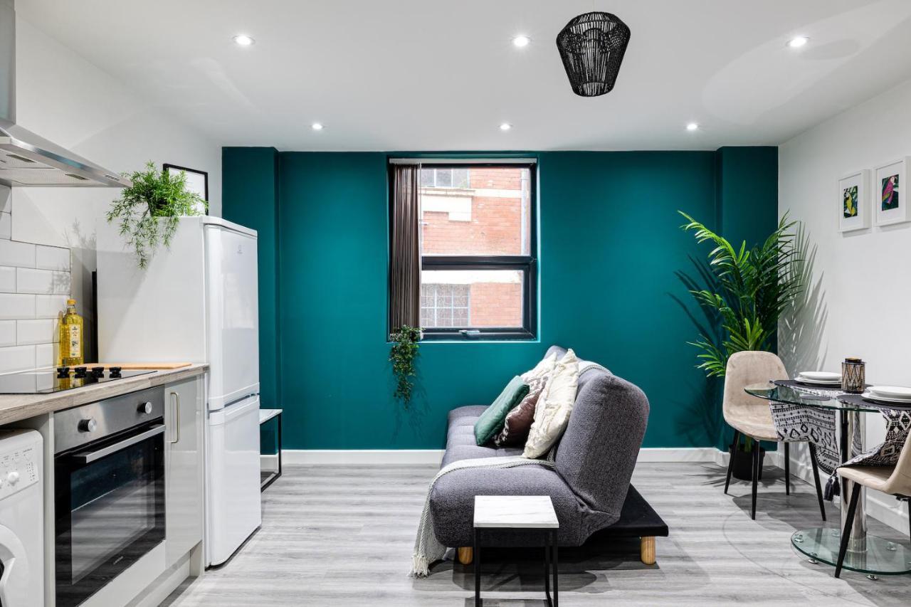 Cosy Modern Apt In Heart Of Stockport - Sleeps 4 Apartment ภายนอก รูปภาพ