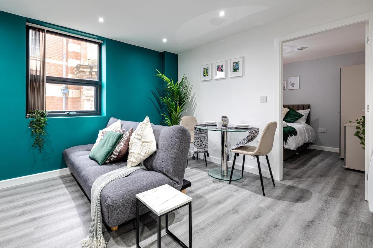 Cosy Modern Apt In Heart Of Stockport - Sleeps 4 Apartment ภายนอก รูปภาพ